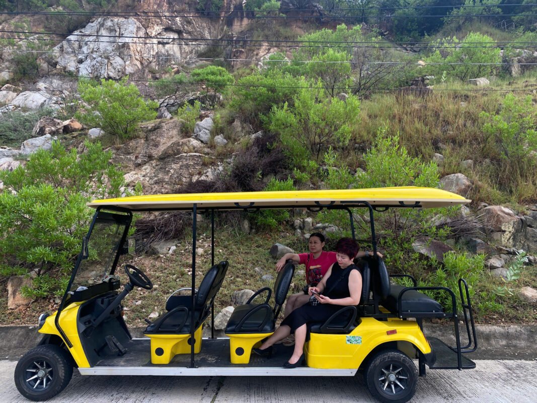 xe-dien-tham-quan-vinh-hy